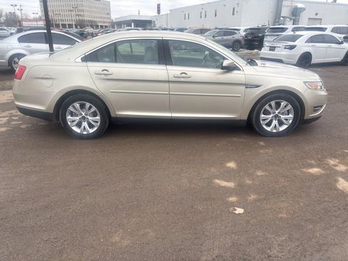 Used 2011 Ford Taurus SEL w/ 201A Rapid Spec Order Code image 2