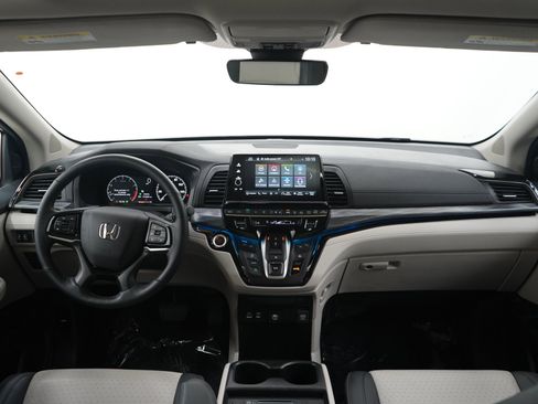 Used 2025 Honda Odyssey Elite image 14