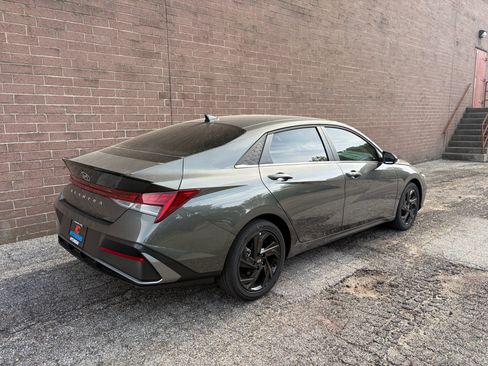 New 2026 Hyundai Elantra SEL Sport FWD image 5