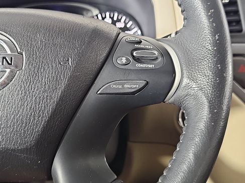 Used 2020 Nissan Pathfinder SL FWD image 17