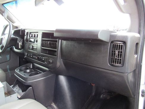 Used 2018 Chevrolet Express 2500 w/ Driver Convenience Package RWD image 15