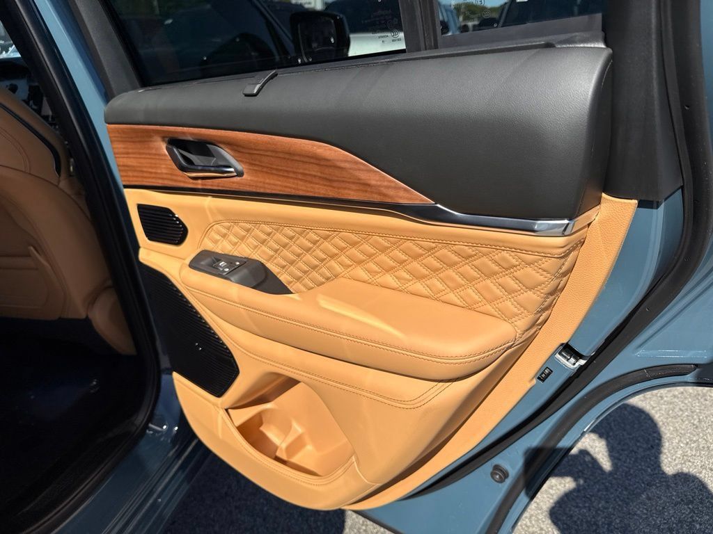 New 2027 Jeep Grand Cherokee Summit AWD/4WD image 28