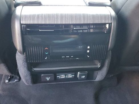Used 2024 Jeep Wagoneer L Series II w/ Flexible Seating Group RWD image 14