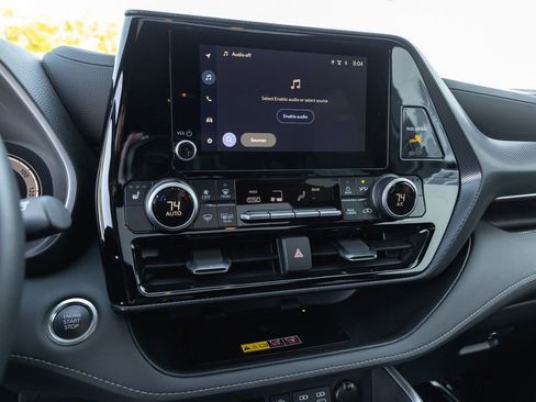 Certified 2025 Toyota Highlander XSE image 17