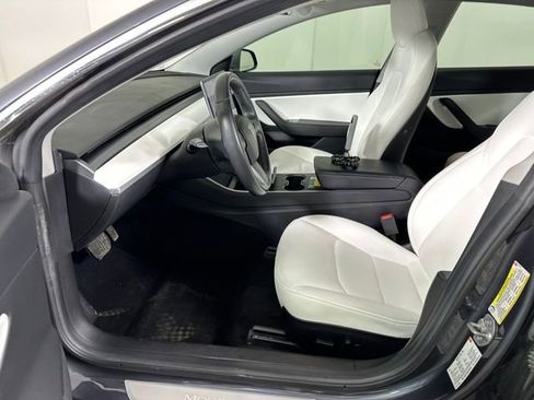 Used 2018 Tesla Model 3 Long Range image 11