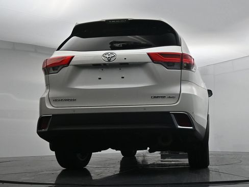 Used 2019 Toyota Highlander AWD V6 image 21