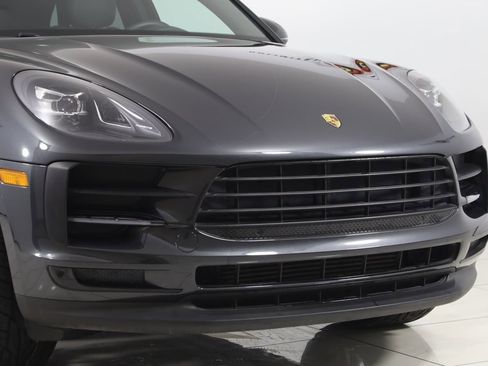 Used 2020 Porsche Macan image 45