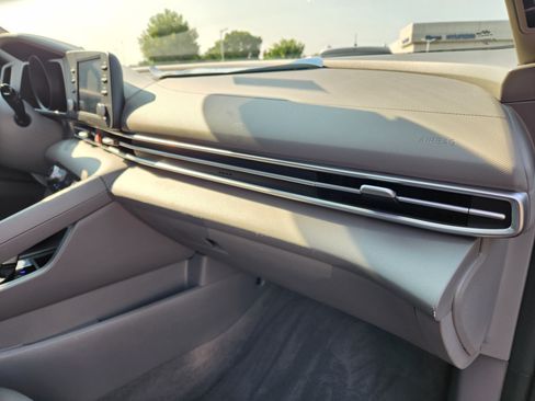 Certified 2023 Hyundai Elantra SEL FWD image 17