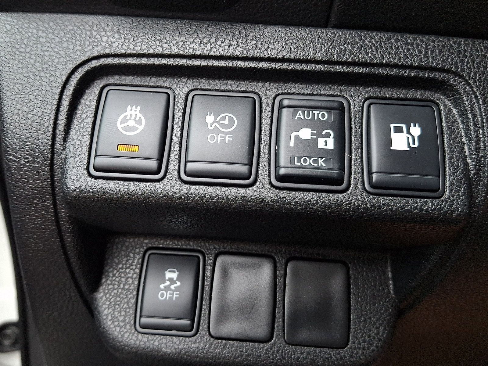 Used 2015 Nissan Leaf S FWD image 26