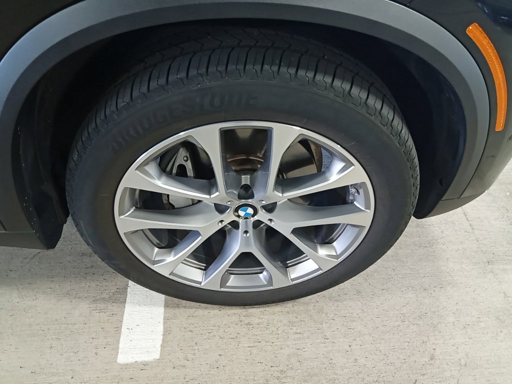 Used 2025 BMW X5 xDrive40i AWD/4WD image 14