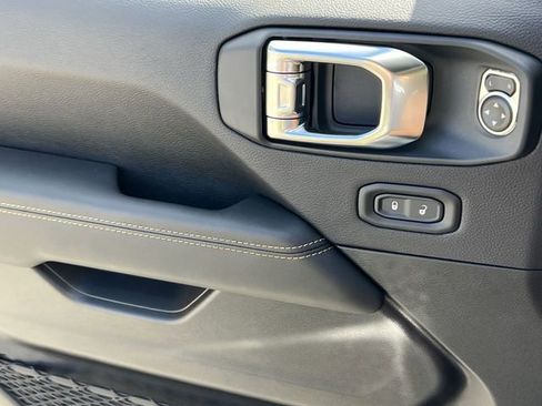 New 2025 Jeep Wrangler Unlimited Rubicon 392 image 27