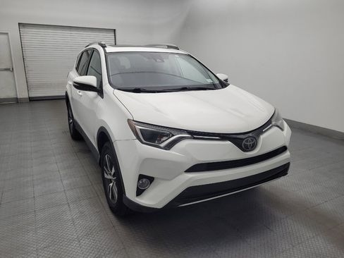 Used 2018 Toyota RAV4 XLE FWD image 14