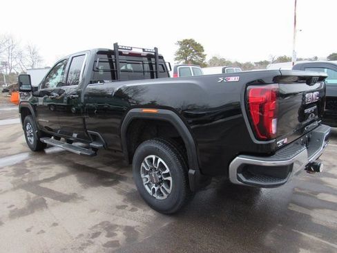 Certified 2022 GMC Sierra 2500 SLE w/ SLE Value Package; image 7