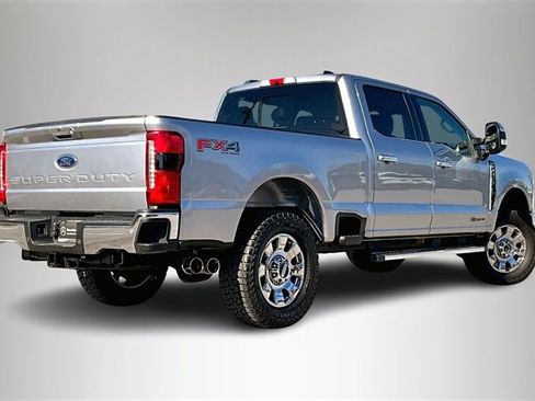 Used 2024 Ford F250 Lariat w/ Chrome Package image 5