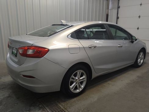 Used 2017 Chevrolet Cruze LT w/ Convenience Package FWD image 10