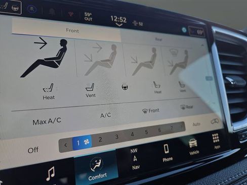 New 2026 Chrysler Pacifica Limited w/ Uconnect Theater Family Group image 7