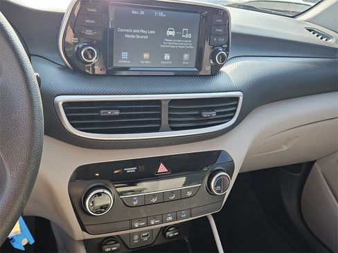 Used 2019 Hyundai Tucson SE w/ Cargo Package image 16