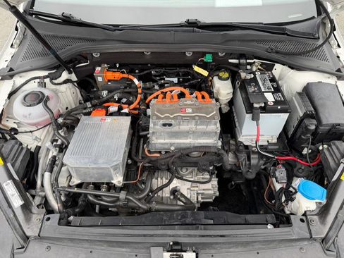 Used 2019 Volkswagen e-Golf SEL Premium image 47