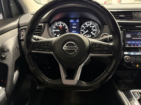Used 2020 Nissan Rogue Sport SV w/ Technology Package image 12