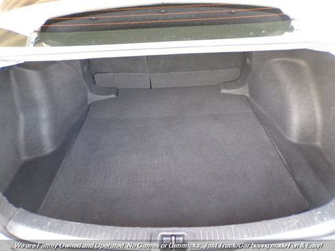 Used 2020 Toyota Corolla LE w/ Carpet Mat Package (TMS) image 9