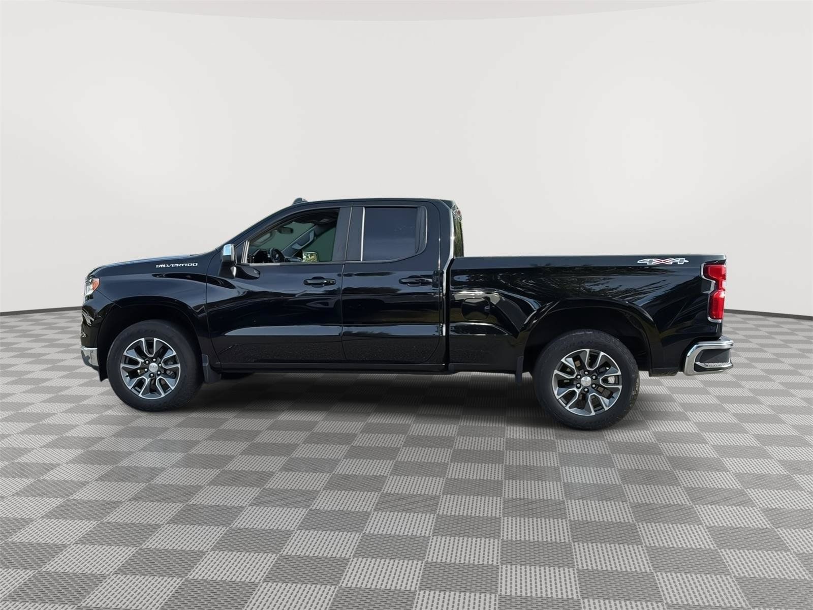 Used 2023 Chevrolet Silverado 1500 LT w/ Protection Package AWD/4WD image 8