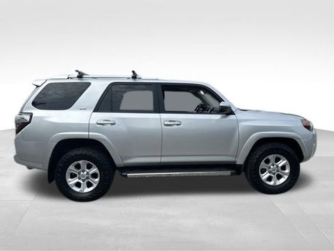 Used 2015 Toyota 4Runner SR5 AWD/4WD image 7