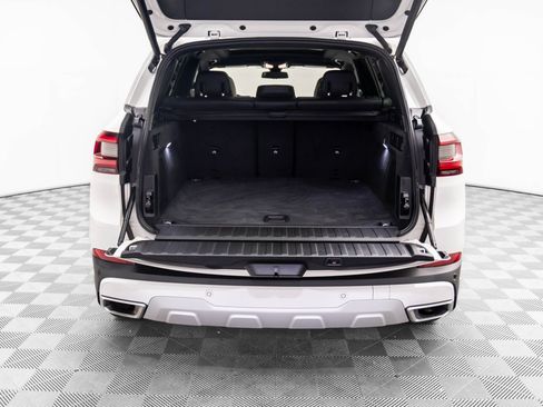 Used 2021 BMW X5 xDrive40i w/ Premium Package image 28