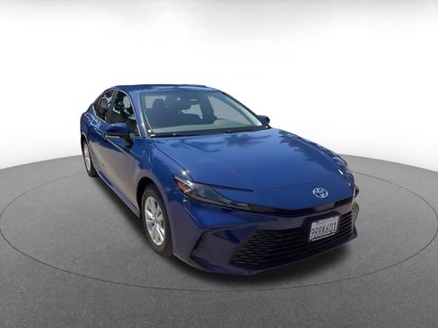 Used 2025 Toyota Camry LE FWD image 3