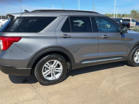 Used 2024 Ford Explorer XLT w/ Equipment Group 202A image 9