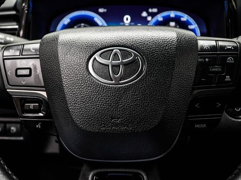 Used 2025 Toyota Camry XSE FWD image 30
