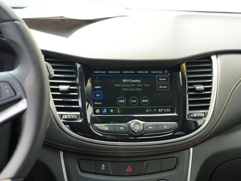 Used 2019 Chevrolet Trax LT w/ LT Convenience Package FWD image 22