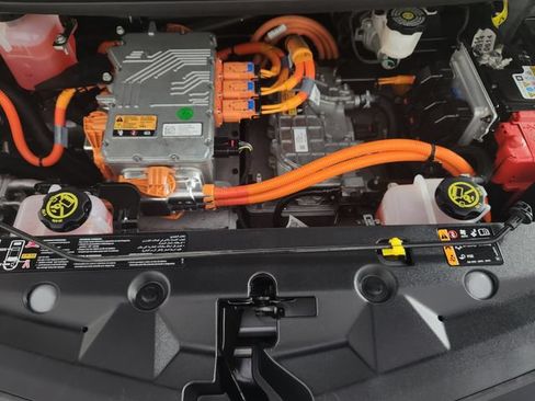 Used 2020 Chevrolet Bolt LT FWD image 30