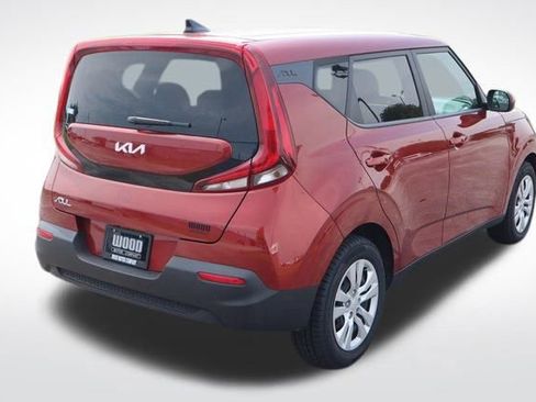 Used 2022 Kia Soul LX image 17