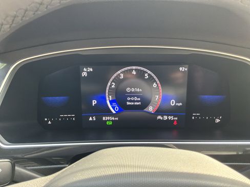 Used 2022 Volkswagen Tiguan SE R-Line image 21