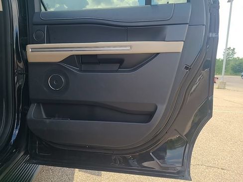 Used 2024 Ford Expedition Max Limited RWD image 33