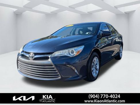 Used 2015 Toyota Camry LE FWD image 7