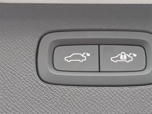 Certified 2025 Volvo XC90 B6 Ultra w/ Lounge Package image 13