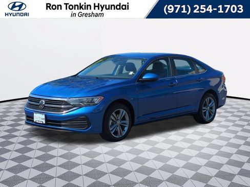 Used 2024 Volkswagen Jetta SE FWD image 1