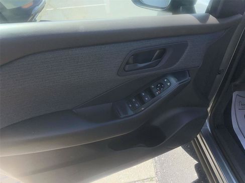 Used 2023 Nissan Rogue S AWD/4WD image 20