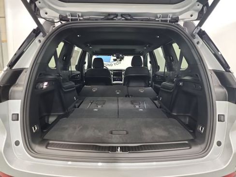 New 2025 Jeep Grand Cherokee L Laredo w/ Luxury Tech Group I image 9