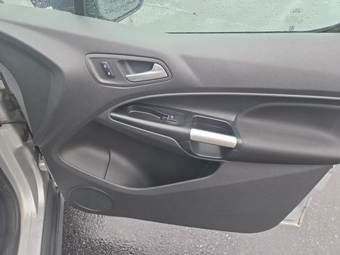Used 2017 Ford Transit Connect XLT FWD image 18