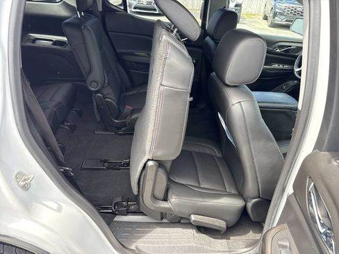 Used 2019 GMC Acadia SLT FWD image 30