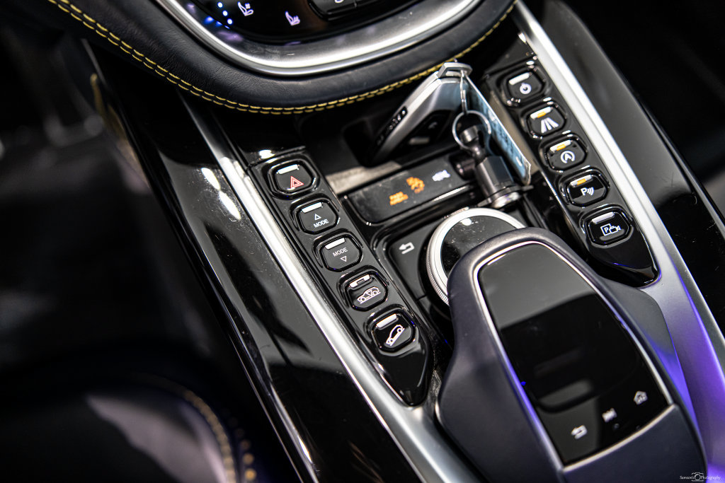 Used 2022 Aston Martin DBX AWD/4WD image 32