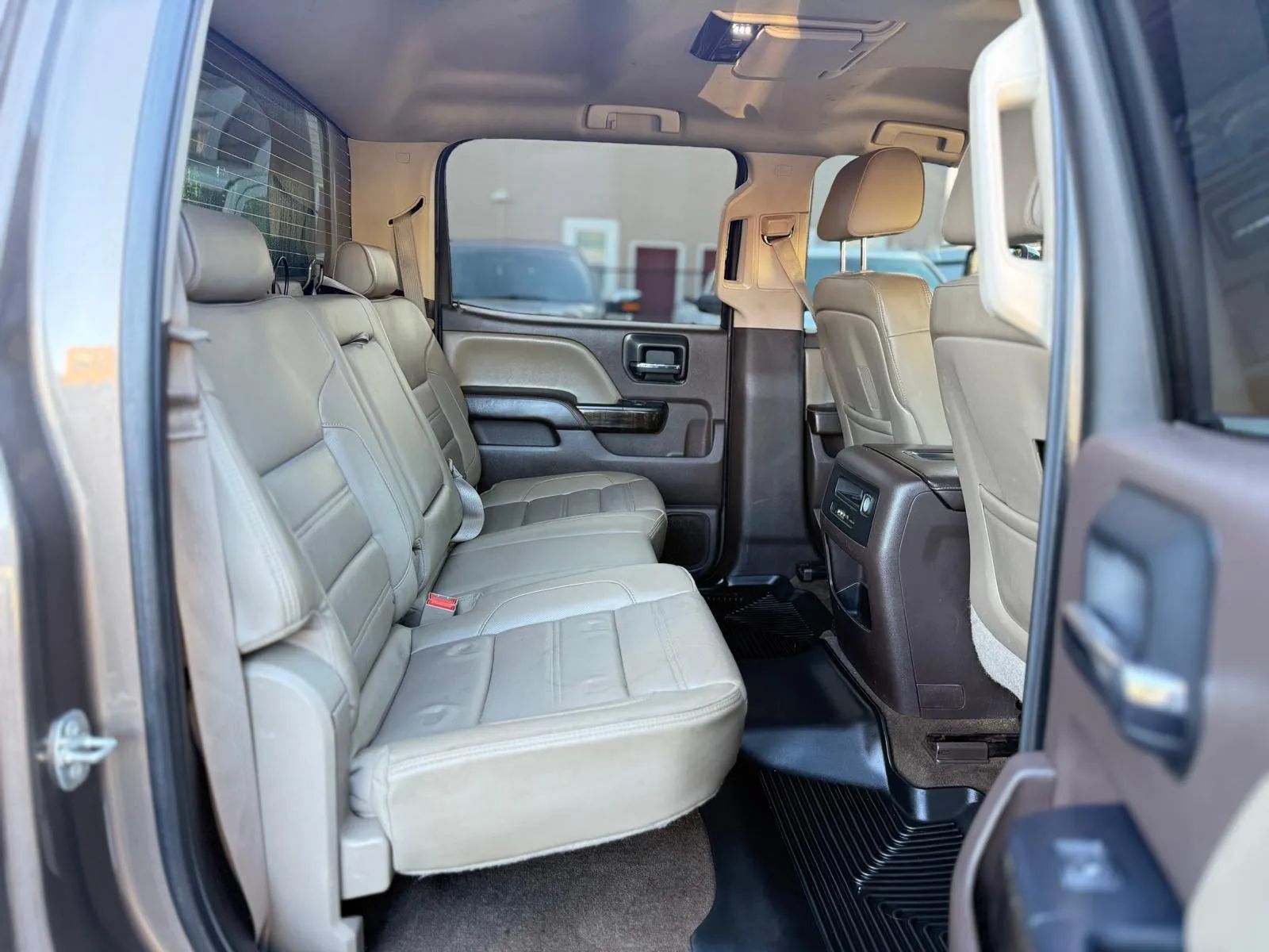 Used 2015 GMC Sierra 2500 Denali w/ Duramax Plus Package AWD/4WD image 11