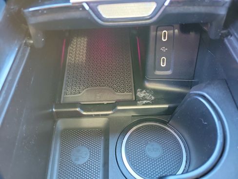 Used 2025 Mercedes-Benz GLC 300 image 12