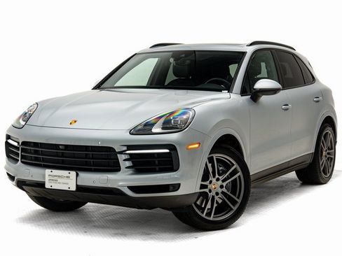 Used 2023 Porsche Cayenne image 1