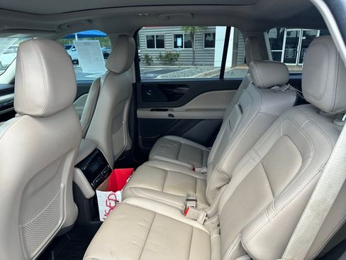 Used 2023 Lincoln Aviator Reserve RWD image 16
