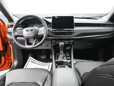 Used 2026 Jeep Compass Latitude AWD/4WD image 29