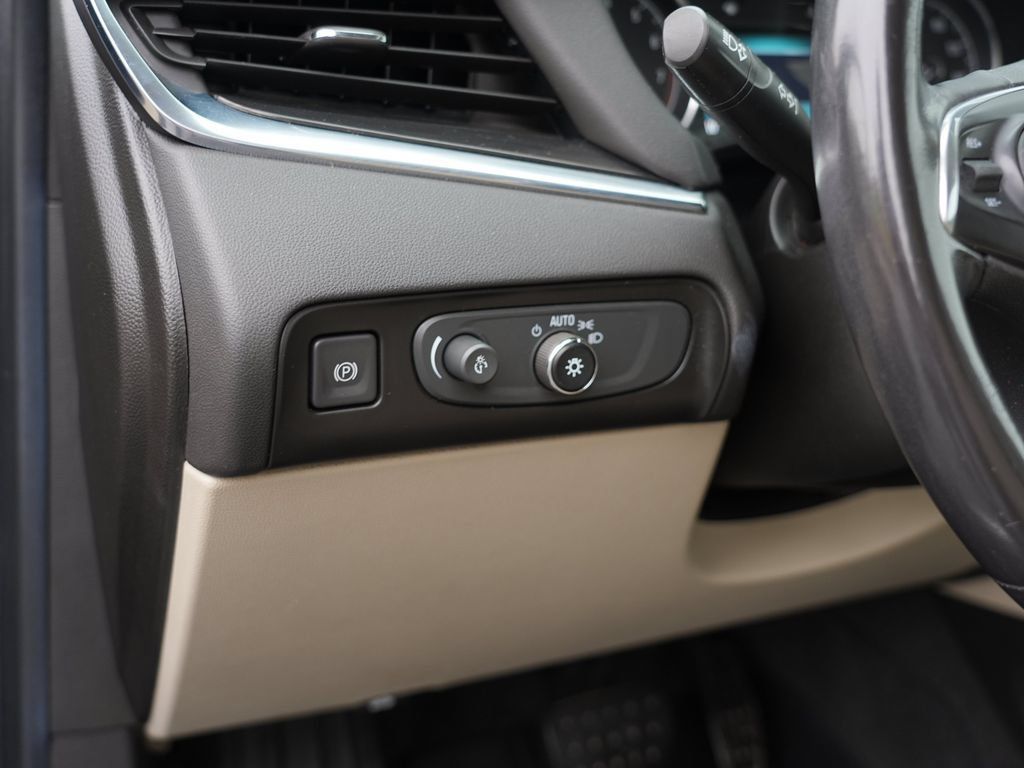 Certified 2019 Buick Enclave Essence AWD/4WD image 17