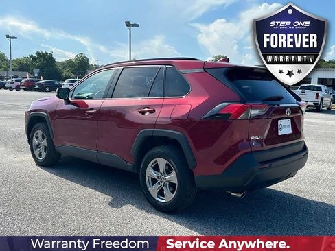 Used 2025 Toyota RAV4 XLE FWD image 5